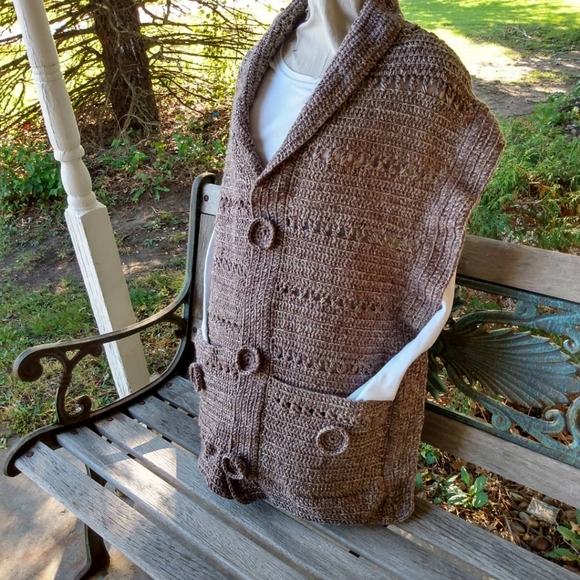 Hand made crochet pocket shawl - Picture 4 of 6